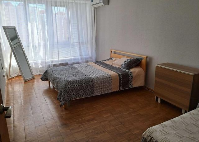 1-кімнатна квартира, біля метро Оболонь