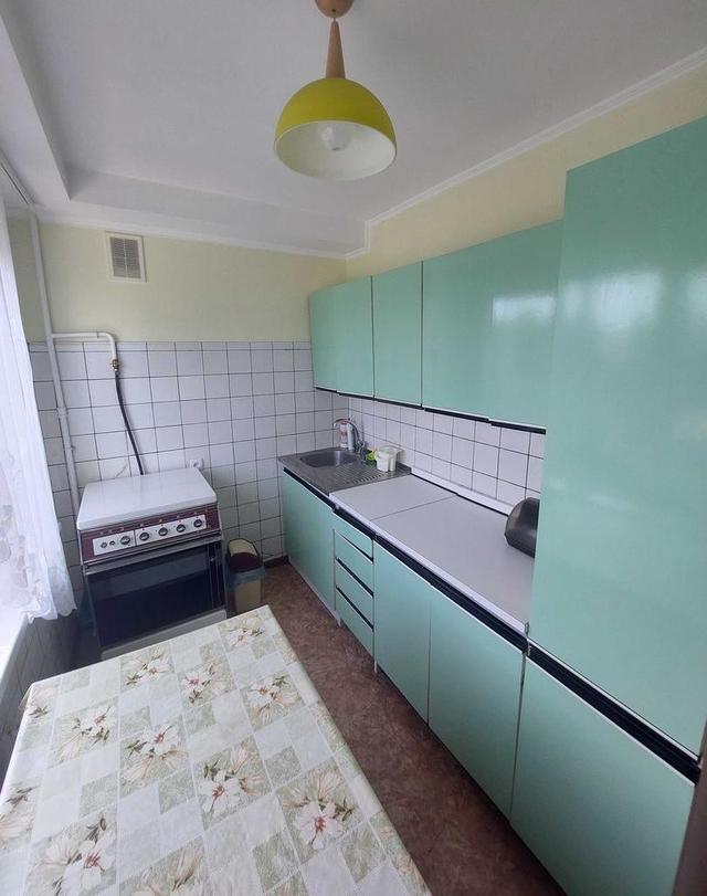 2-кімнатна квартира, вул. Братиславська 14