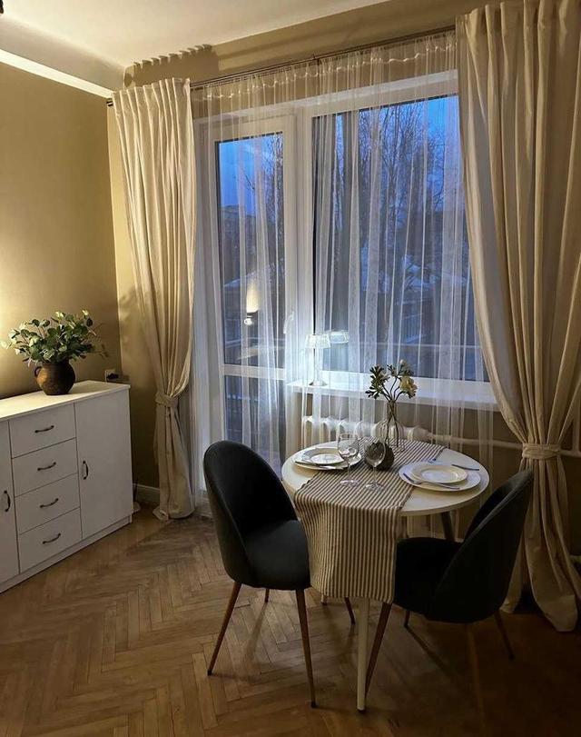 2-кімнатна квартира, вул. Волинська 8