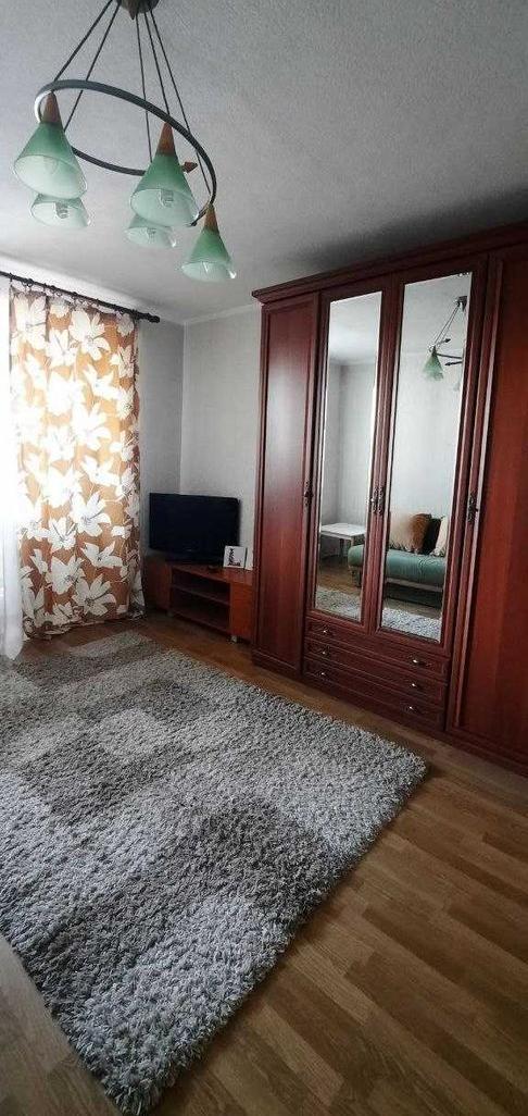 1-кімнатна квартира, вул. Ахматової 3